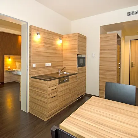 Star Premium Hannover, By Quality